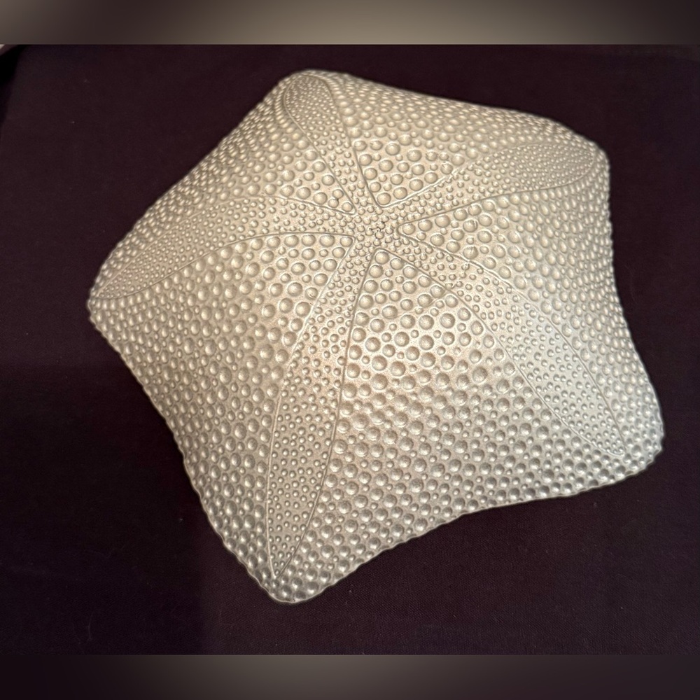 Akcam Turkey pearlescent 8” starfish bowl. - Picture 7 of 15